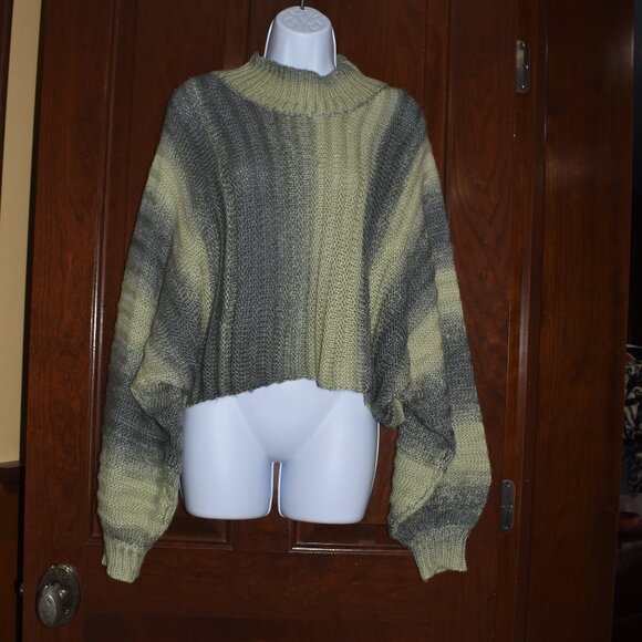 POL Cropped Boxy Knit Sweater Green High Neck Women’s Size Medium - Picture 12 of 12
